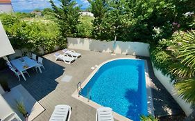 Private Pool And Mediterranean Garden Apt Mia